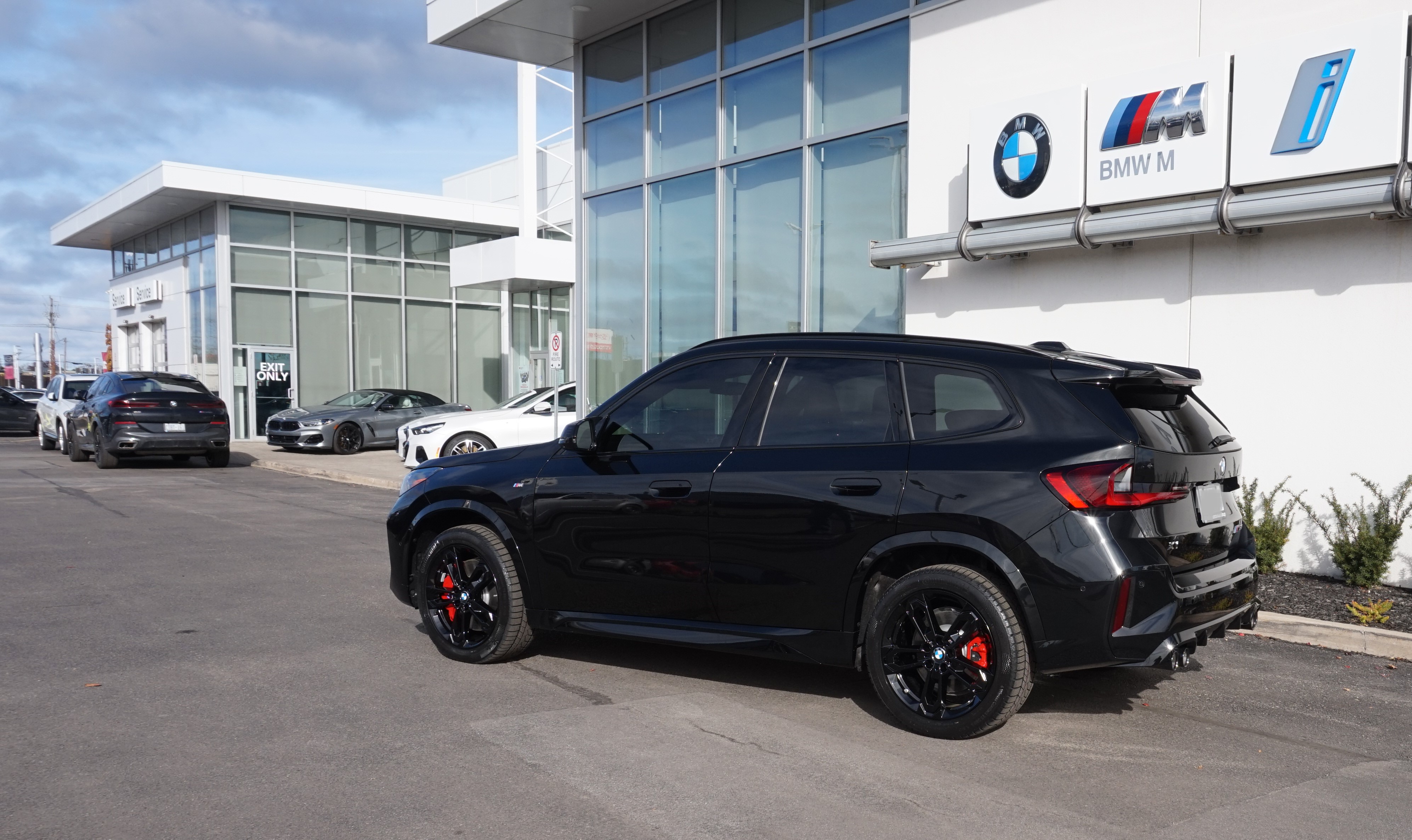 2024 BMW X1 M35i – Toybox Racing